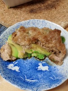アボカドのツナマヨオーブン焼き-レシピのメイン写真