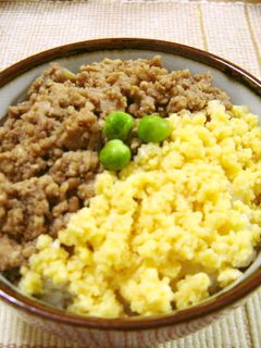 鶏と玉子の♪そぼろ丼-レシピのメイン写真