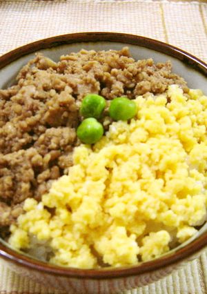 鶏と玉子の♪そぼろ丼-レシピのメイン写真
