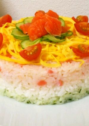 彩り華やか♪ひなまつりカラーのケーキ寿司-レシピのメイン写真
