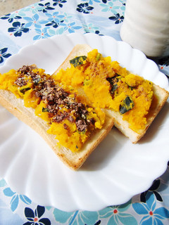 かぼちゃの煮物で☆2つのトースト-レシピのメイン写真