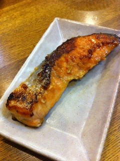 塩麹で焼き魚♡鮭焼いて美味しい〜♫-レシピのメイン写真