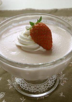 いちごみるくプリン-レシピのメイン写真