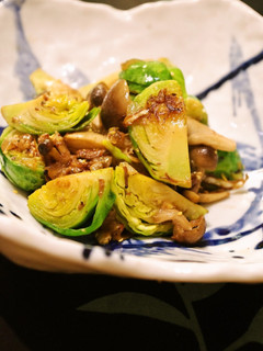 芽キャベツときのこのアンチョビ炒め-レシピのメイン写真