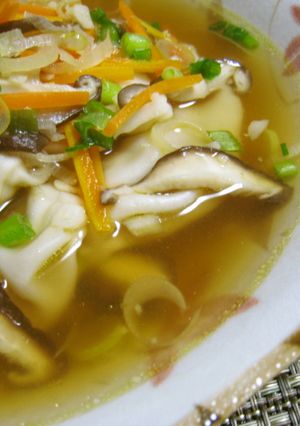 市販の餃子で旨味スープ～✿スープ餃子✿～-レシピのメイン写真