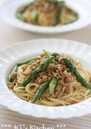 アスパラと豚ひき肉の味噌スパゲティ-レシピのメイン写真