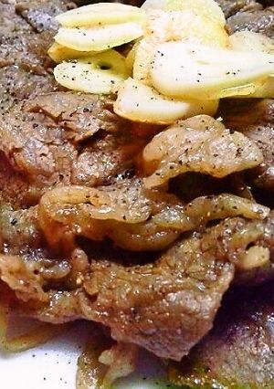 ニンニク風味！牛肉とタマネギの醤油炒め-レシピのメイン写真