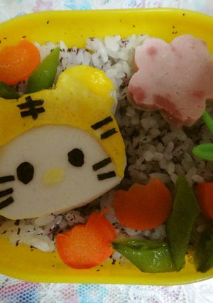 キャラ弁　はんぺんで虎キティ-レシピのメイン写真
