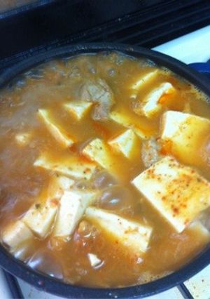 本場韓国の豚と豆腐のキムチチゲ-レシピのメイン写真