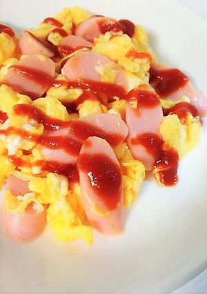 魚肉ソーセージ入りのスクランブルエッグ♪-レシピのメイン写真