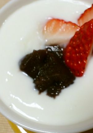 美容にも☆ いちごとあんこのヨーグルト-レシピのメイン写真