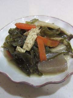 栃尾の油揚げと生きりこぶの煮物-レシピのメイン写真