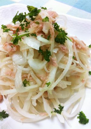 新玉ねぎのサラダ♪ツナ缶で-レシピのメイン写真