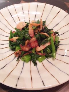 セロリの葉とベーコンの炒め物-レシピのメイン写真