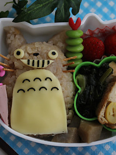 炊き込みご飯で♪トトロのおにぎり弁当-レシピのメイン写真
