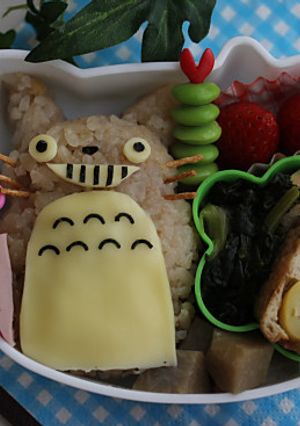 炊き込みご飯で♪トトロのおにぎり弁当-レシピのメイン写真