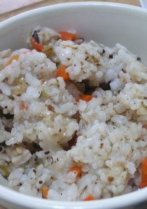秘密たっぷり★リメイク炊き込みご飯-レシピのメイン写真
