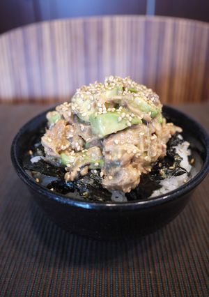 アボカドとサバ味噌缶のどんぶり◆◇-レシピのメイン写真