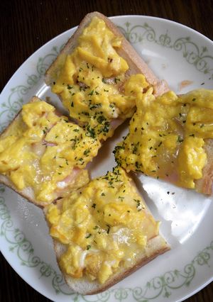 卵ふわふわチーズでとろ～りトースト-レシピのメイン写真