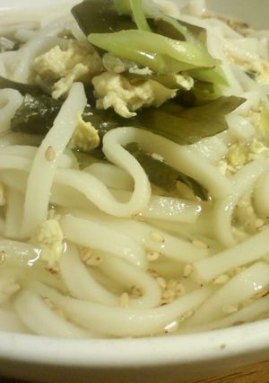 卵とワカメのスープうどん-レシピのメイン写真