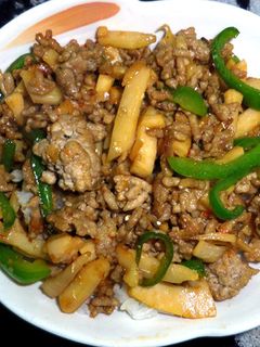 挽肉だけど青椒肉絲風?丼~487Kcal-レシピのメイン写真