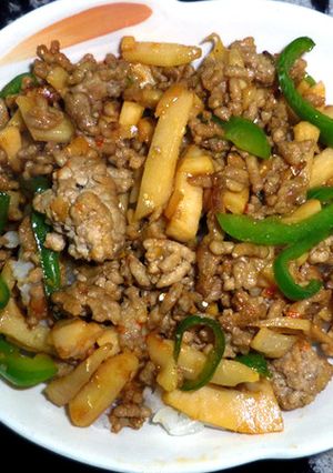 挽肉だけど青椒肉絲風？丼～487Kcal-レシピのメイン写真