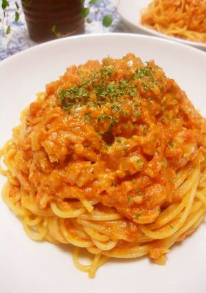 ツナ＆ベーコン＆玉葱クリームトマトパスタ-レシピのメイン写真