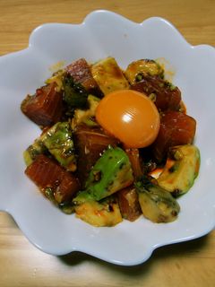 マグロとアボカドのユッケ-レシピのメイン写真