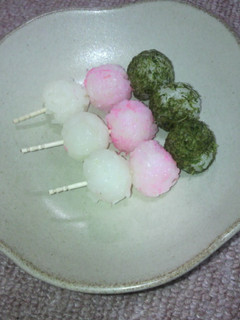 3色団子おにぎりキャラ弁・お花見にかわ-レシピのメイン写真