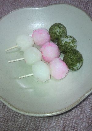３色団子おにぎりキャラ弁･お花見にかわ-レシピのメイン写真