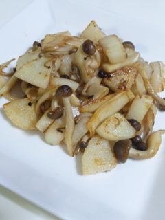 ダシダで長芋ときのこのバター炒め-レシピのメイン写真