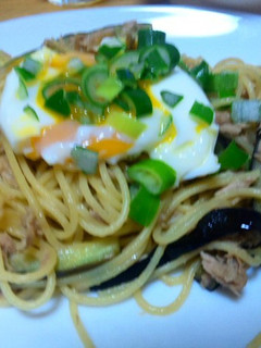 茄子とツナの和風パスタ半熟たまご添え-レシピのメイン写真