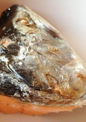 ジューシー！フライパンで鮭カマの蒸し焼き-レシピのメイン写真