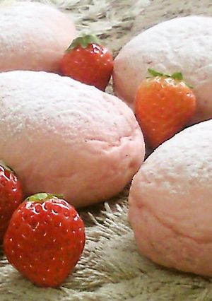 もちっとふんわり贅沢イチゴクリームパン＊-レシピのメイン写真