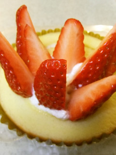 ロールケーキでいちごのショートケーキ!?-レシピのメイン写真