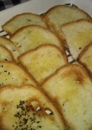 カリカリパン♪焼いて２日目のパンで。-レシピのメイン写真