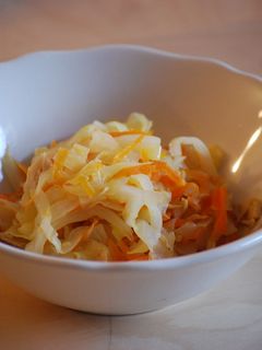 〈沖縄の味〉キャベツとにんじんの炒め煮-レシピのメイン写真