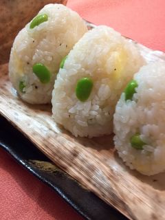 チーズと枝豆の彩りおにぎり-レシピのメイン写真