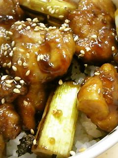 甘辛ダレが食欲そそる!鶏の照り焼き丼-レシピのメイン写真
