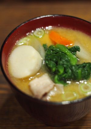 豚バラ光る！根菜と小松菜の味噌汁-レシピのメイン写真