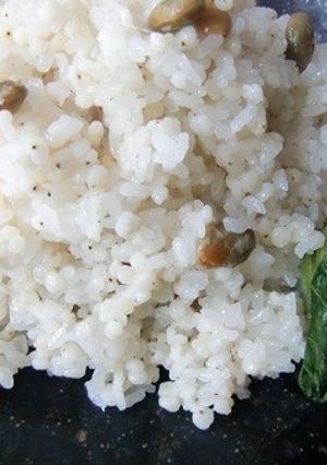 炒り青豆を入れた、ソルガムおこわ-レシピのメイン写真