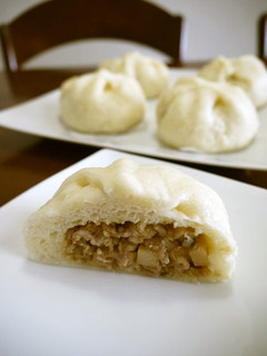 旨味たっぷり!ジューシー豚まん♪-レシピのメイン写真