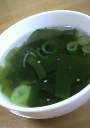 売ってる即席スープみたいな味のスープ-レシピのメイン写真