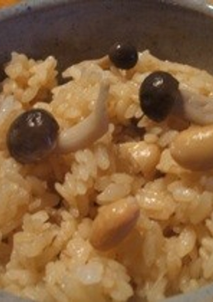 圧力鍋で早‼しめじと大豆の炊き込みご飯-レシピのメイン写真