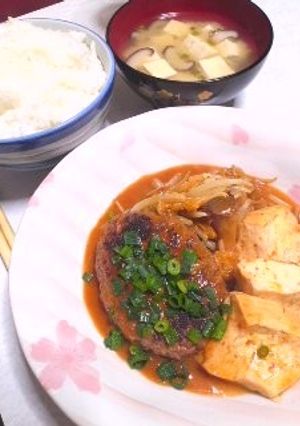 キムチ鍋風煮込みハンバーグ-レシピのメイン写真