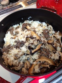 ストウブ鍋で椎茸と牛肉の炊き込みご飯-レシピのメイン写真