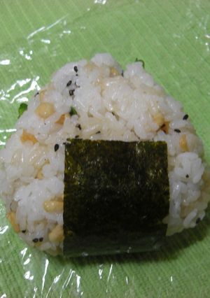 握りたてサクっと♥天かすおにぎり♪-レシピのメイン写真