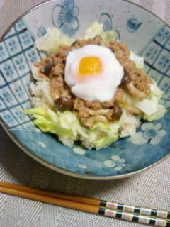 *トロ玉乗せ 豚そぼろの生姜焼き丼*-レシピのメイン写真