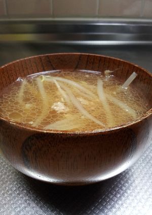 ひき肉ともやしのお味噌汁-レシピのメイン写真