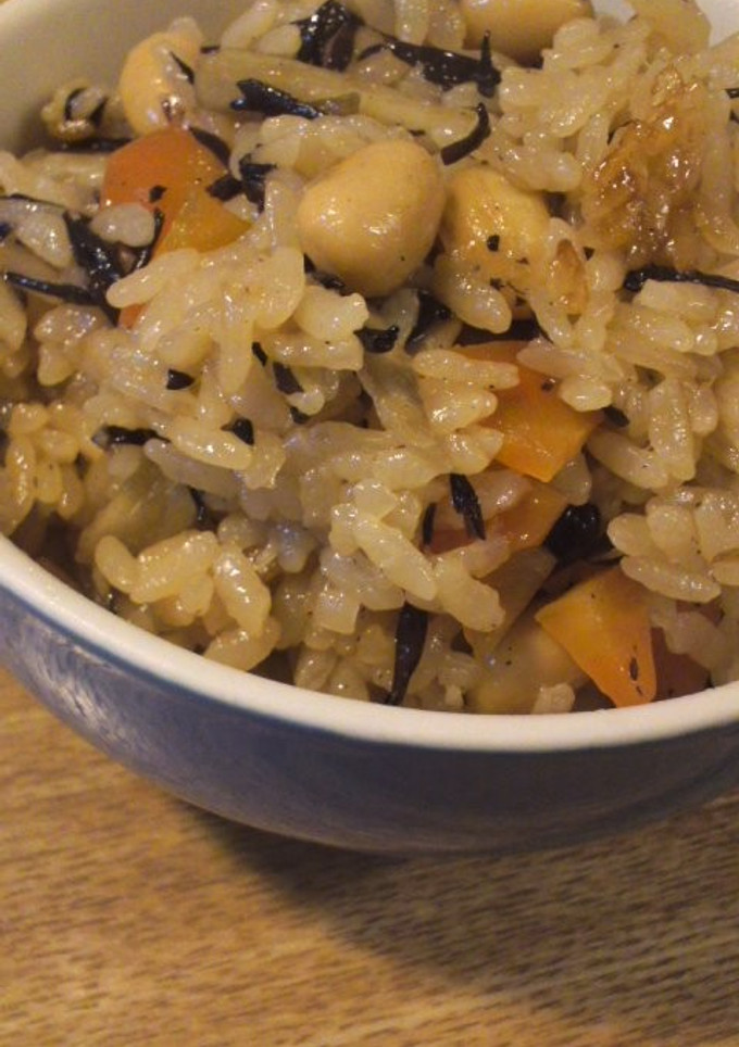 大豆とひじきの炊き込みご飯-レシピのメイン写真